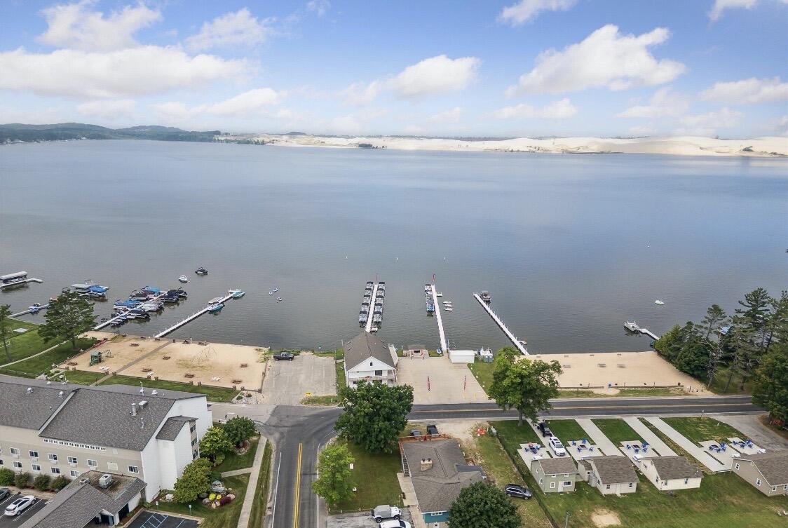 8511 W Easy Street, Mears, MI, 49436-9423