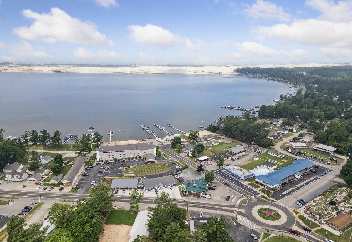 8511 W Easy Street, Mears, MI, 49436-9423