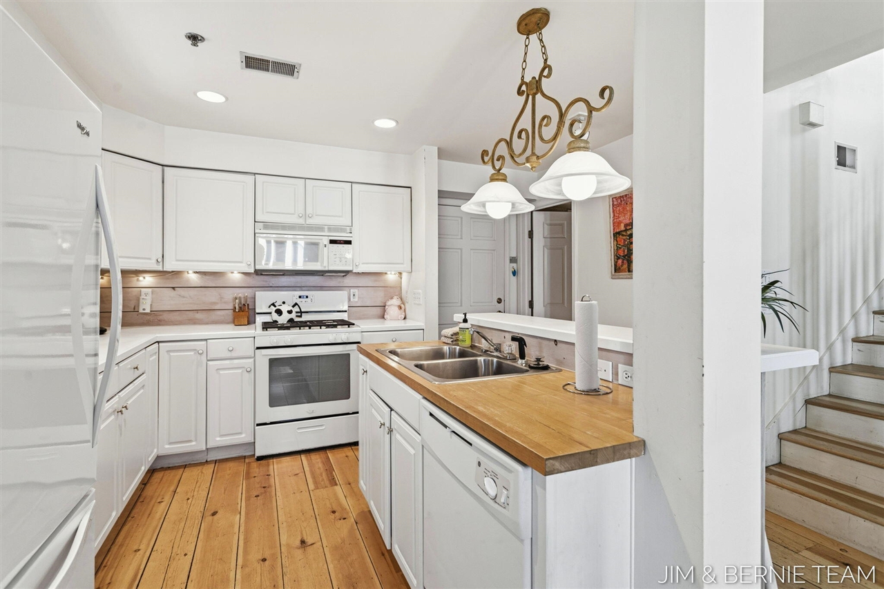 133 Mason Street, Saugatuck, MI, 49453