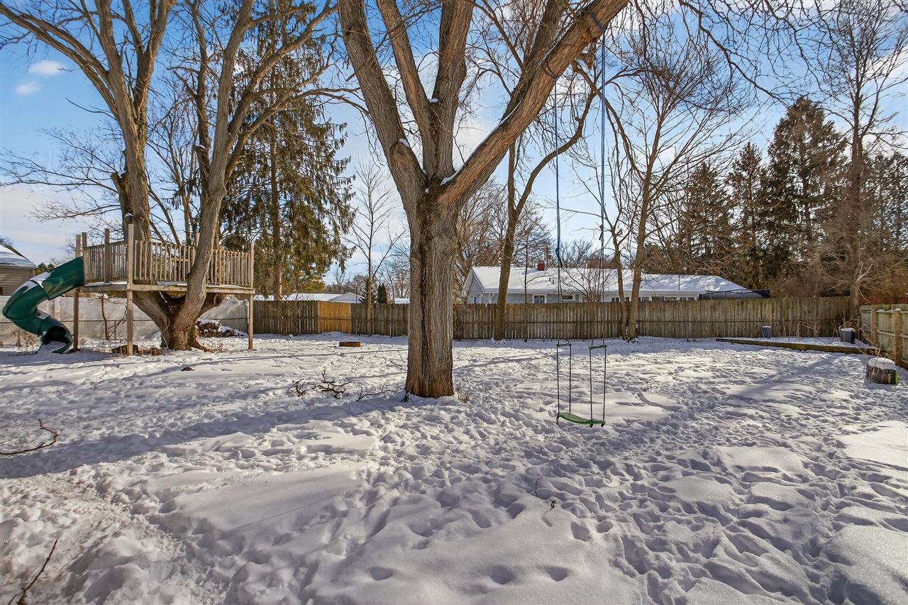 615 Sioux Street, Jackson, MI, 49203-5365