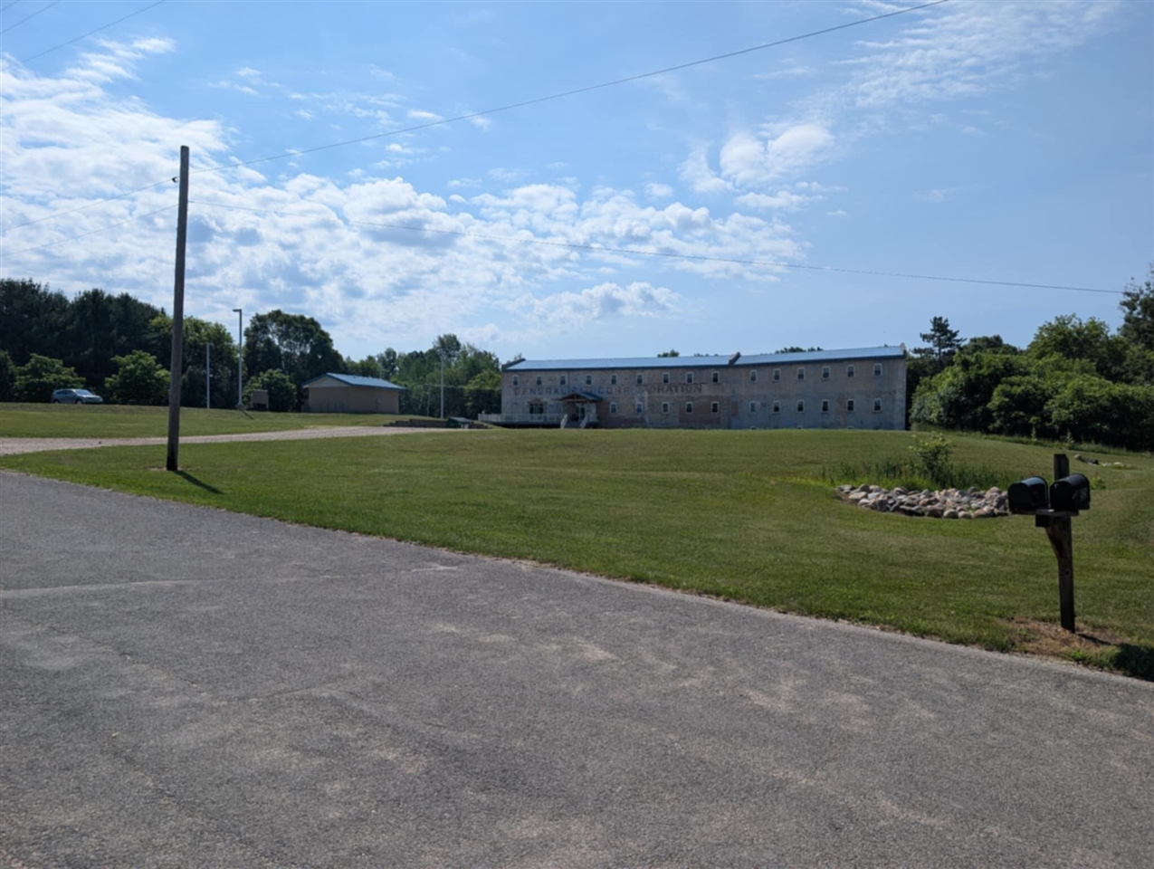 525 E Pine Road, Edmore, MI, 48829-8557