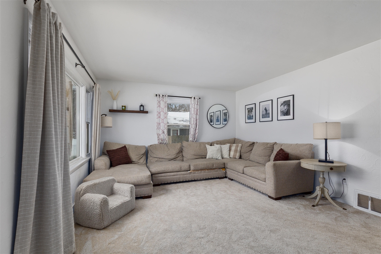 Homes for sale in Grandville, MI | 3288 Chestnut Ave, Grandville, MI 49418 | MLS# 70513995