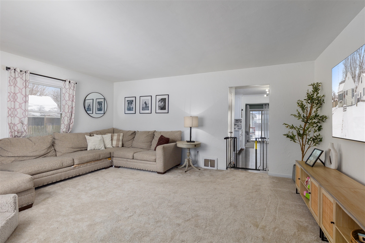 Homes for sale in Grandville, MI | 3288 Chestnut Ave, Grandville, MI 49418 | MLS# 70513995