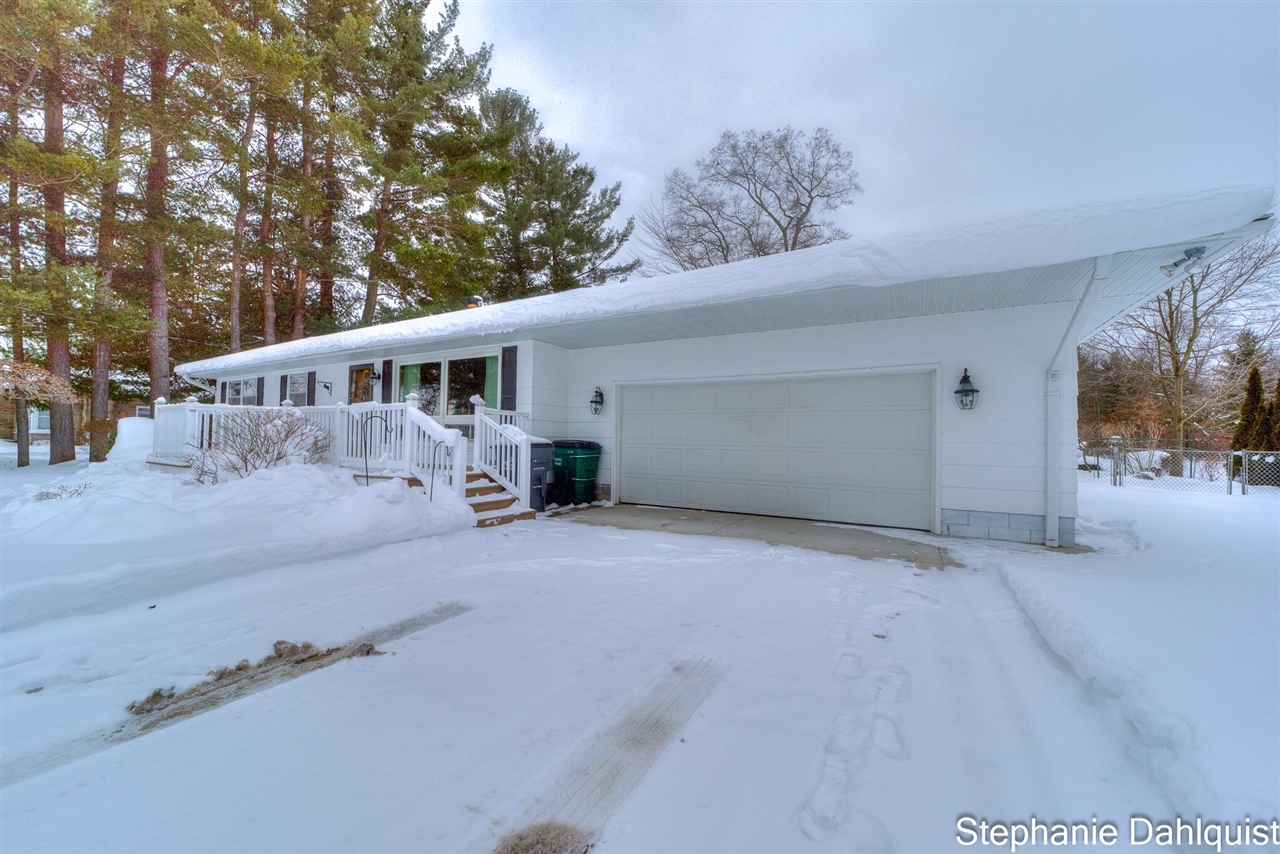 Homes for sale in Twin Lake, MI | 2745 Middle Lake Rd, Twin Lake, MI 49457 | MLS# 70513997