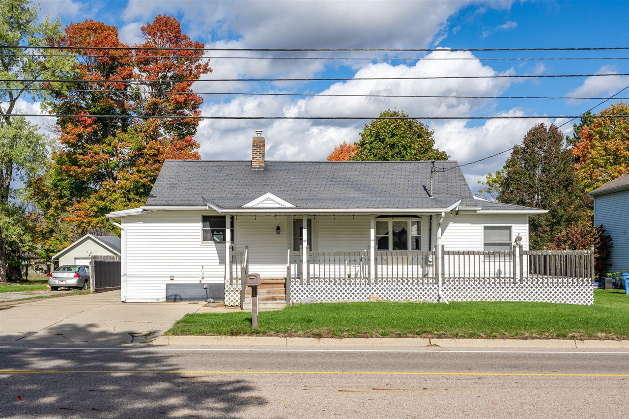 921 E Willoughby Road, Lansing, MI, 48911-6625