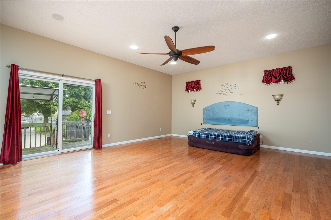 921 E Willoughby Road, Lansing, MI, 48911-6625