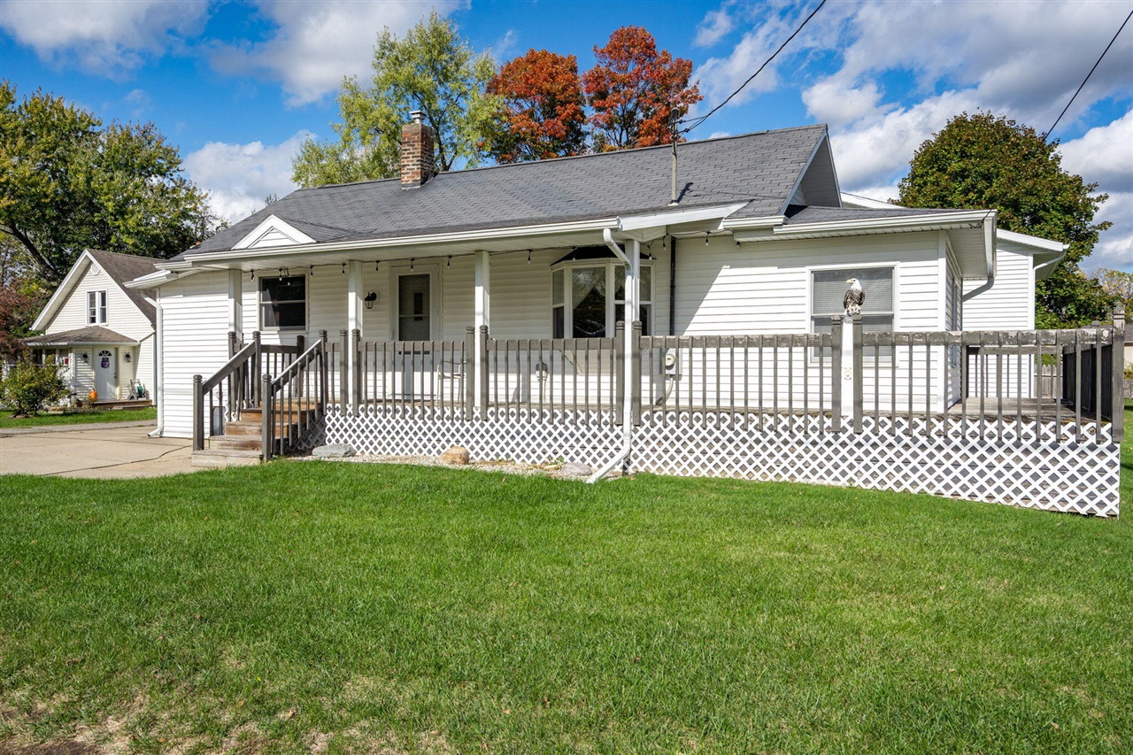 921 E Willoughby Road, Lansing, MI, 48911-6625