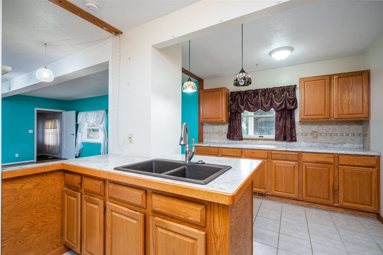 921 E Willoughby Road, Lansing, MI, 48911-6625