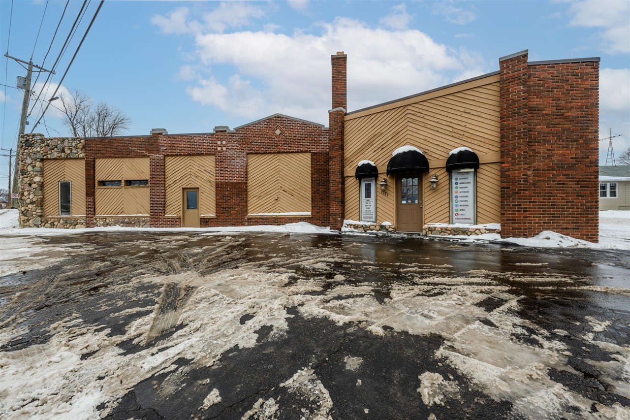 14536 E Jefferson Avenue, Detroit, MI, 48215 2969