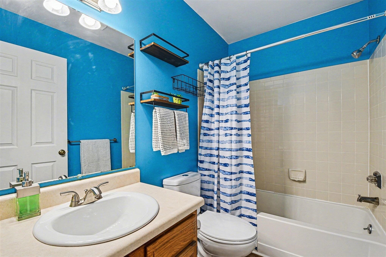  UNIT F, Grand Rapids, MI, 49525-6827