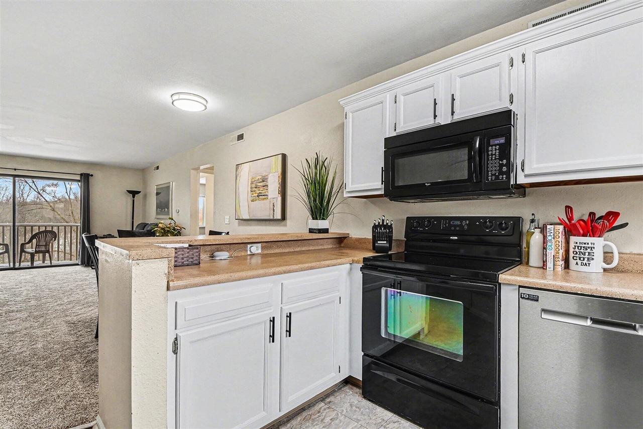  UNIT F, Grand Rapids, MI, 49525-6827