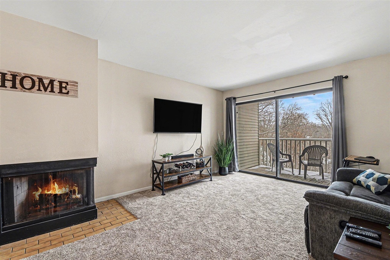  UNIT F, Grand Rapids, MI, 49525-6827