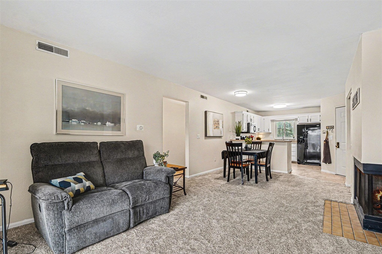  UNIT F, Grand Rapids, MI, 49525-6827