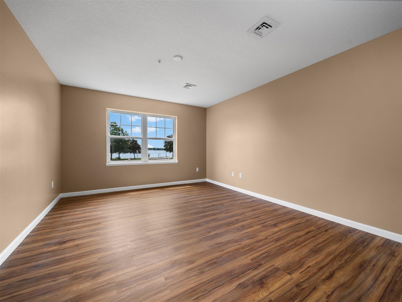 301 N Lake Street UNIT&nbsp;104, Cadillac, MI, 49601