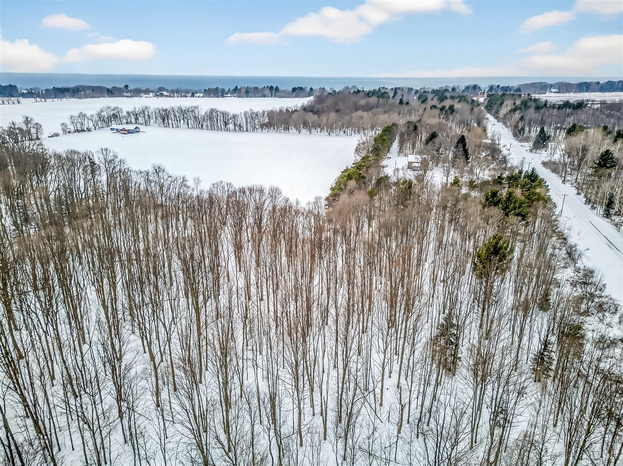 Homes for sale in Montague, MI | 7107 W Webster Rd, Montague, MI 49437 | MLS# 70514129