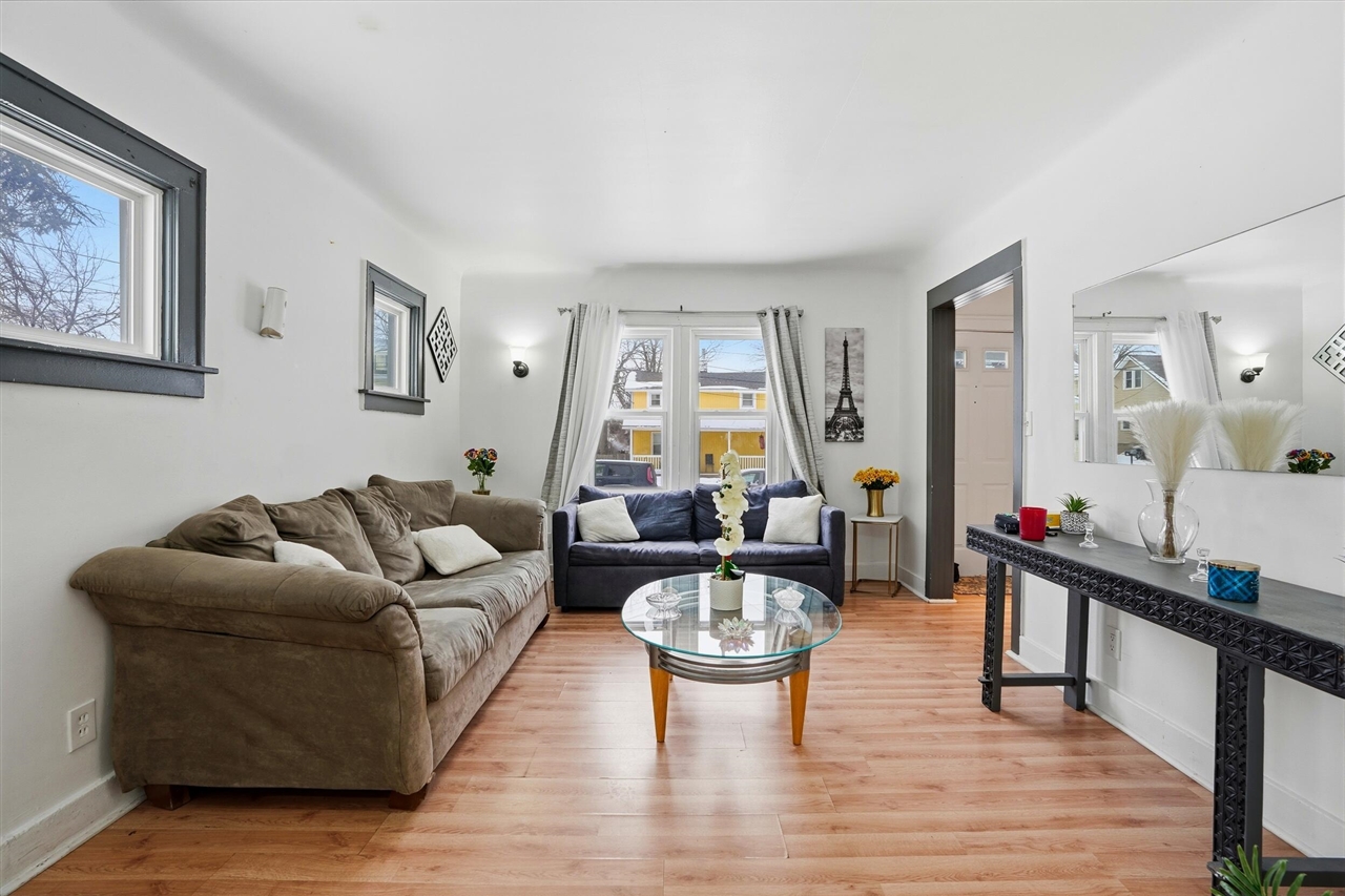 18 Edna Avenue photo 3