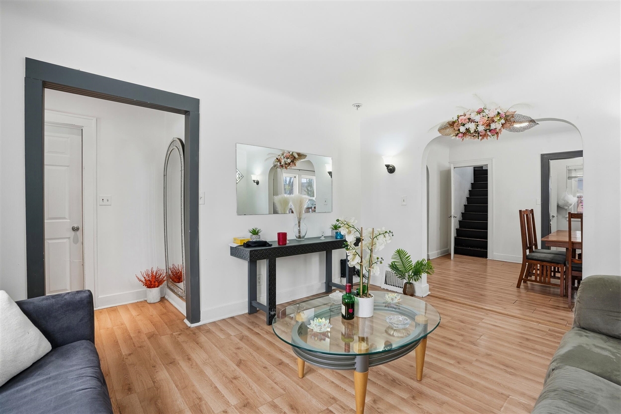 18 Edna Avenue photo 5