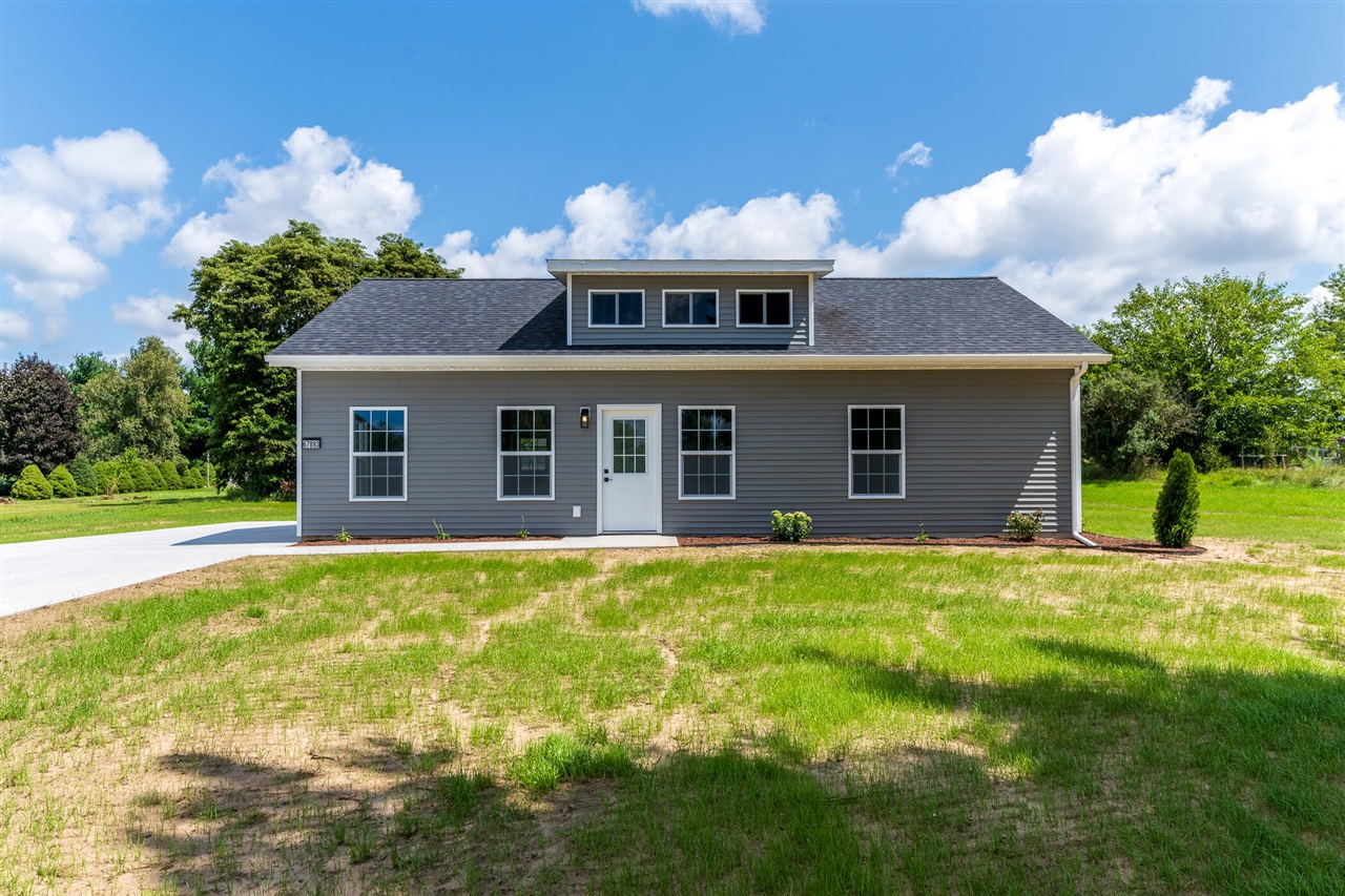 1st image of 129 Middle St, Three Rivers, MI 49093 | MLS# 70514259