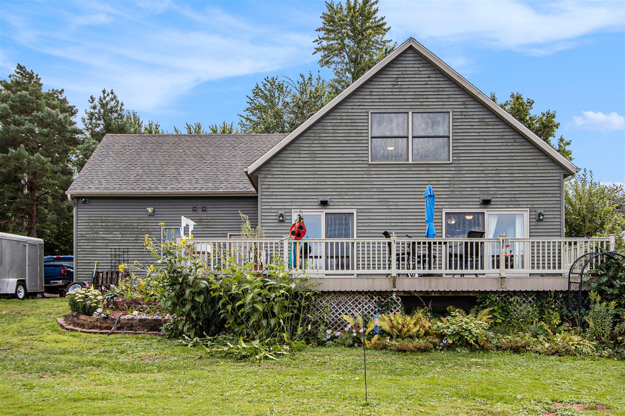 4075 Kimble Lake Drive, Vicksburg, MI, 49097-9720