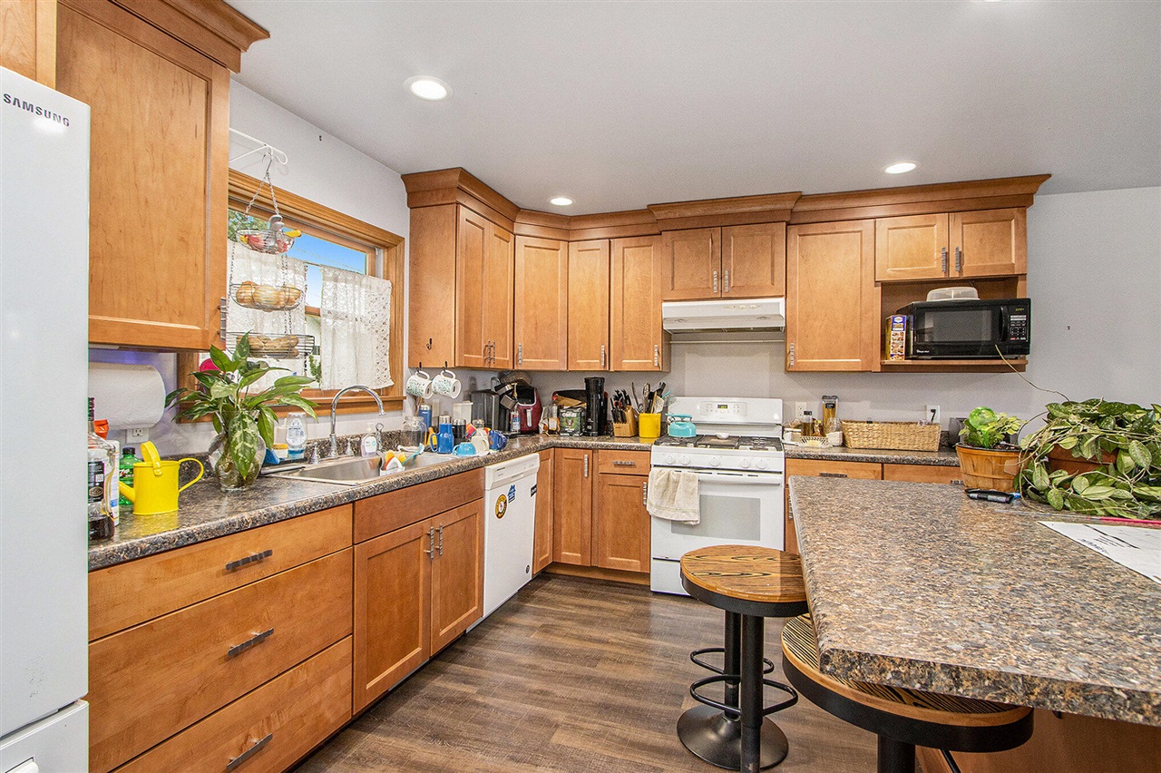 4075 Kimble Lake Drive, Vicksburg, MI, 49097-9720