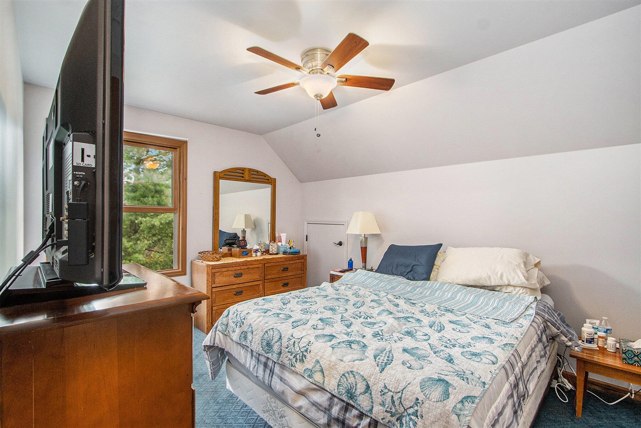 4075 Kimble Lake Drive, Vicksburg, MI, 49097-9720