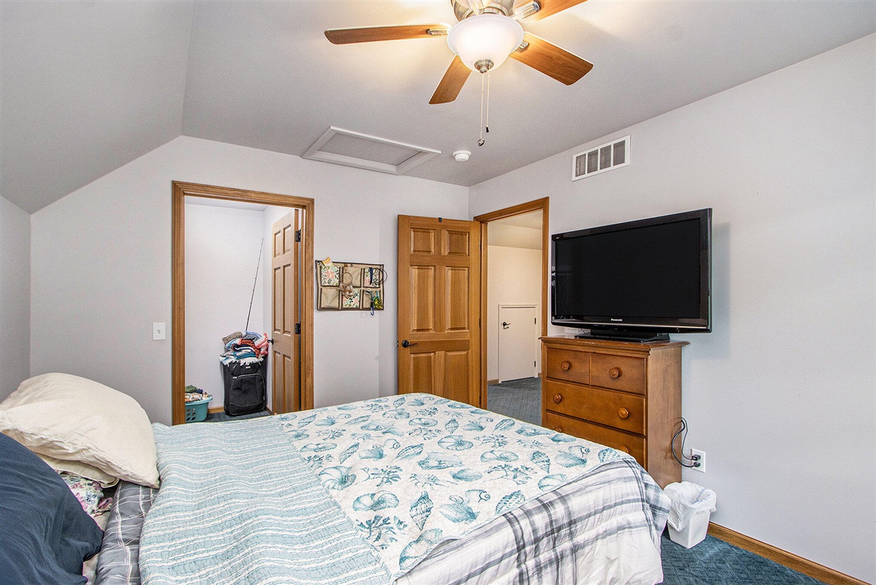 4075 Kimble Lake Drive, Vicksburg, MI, 49097-9720