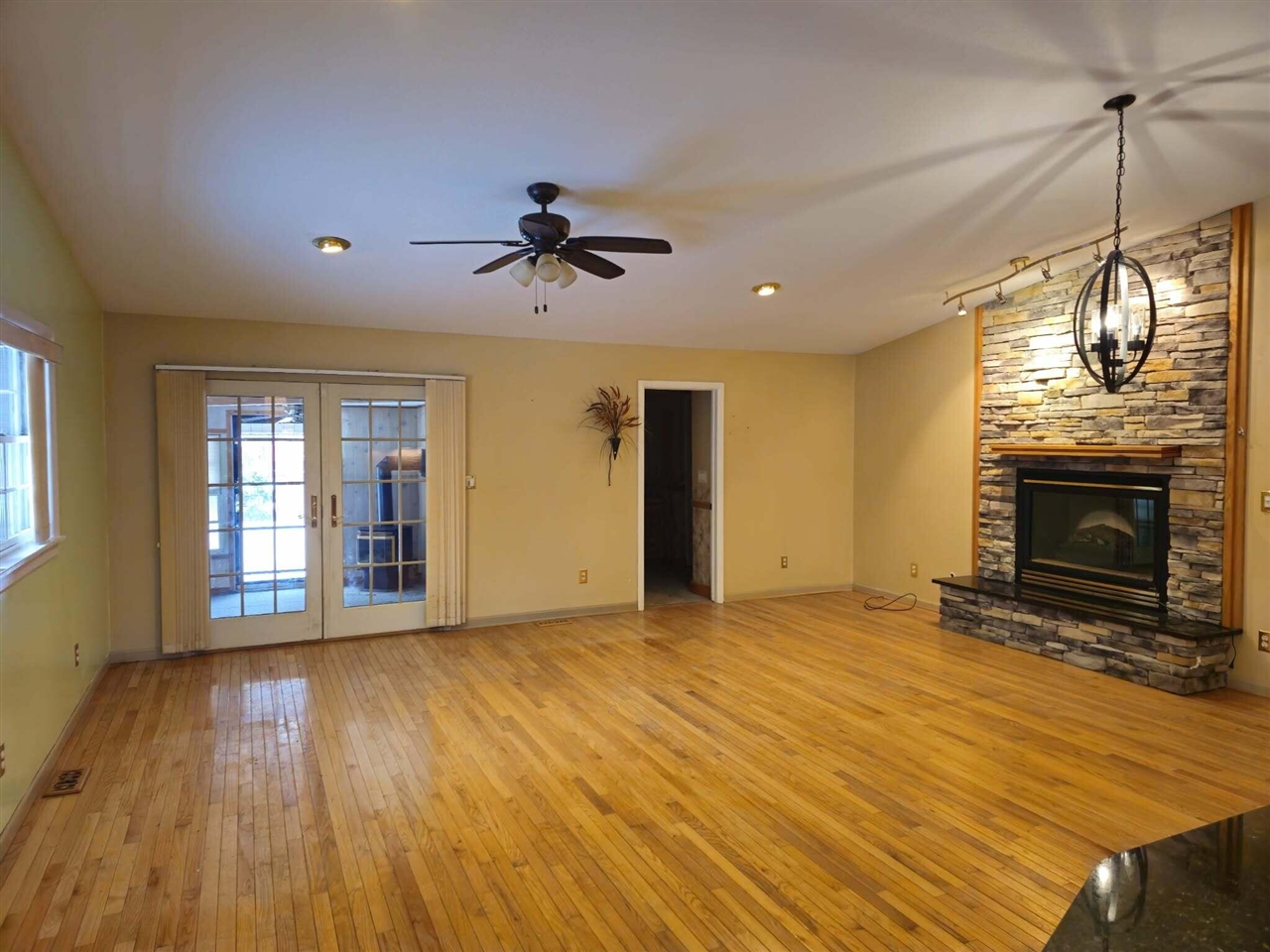 4835 Staten Drive, Jackson, MI, 49201-8936