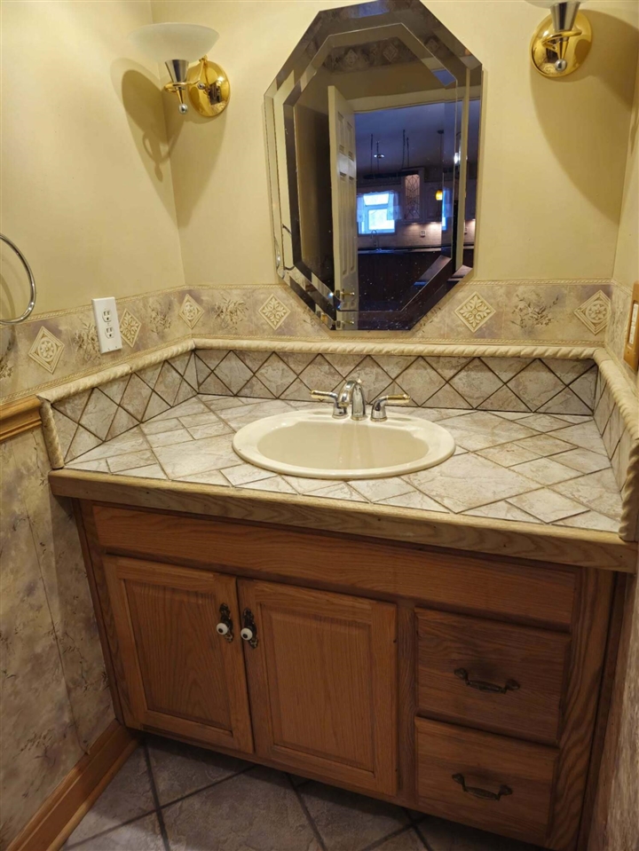 4835 Staten Drive, Jackson, MI, 49201-8936