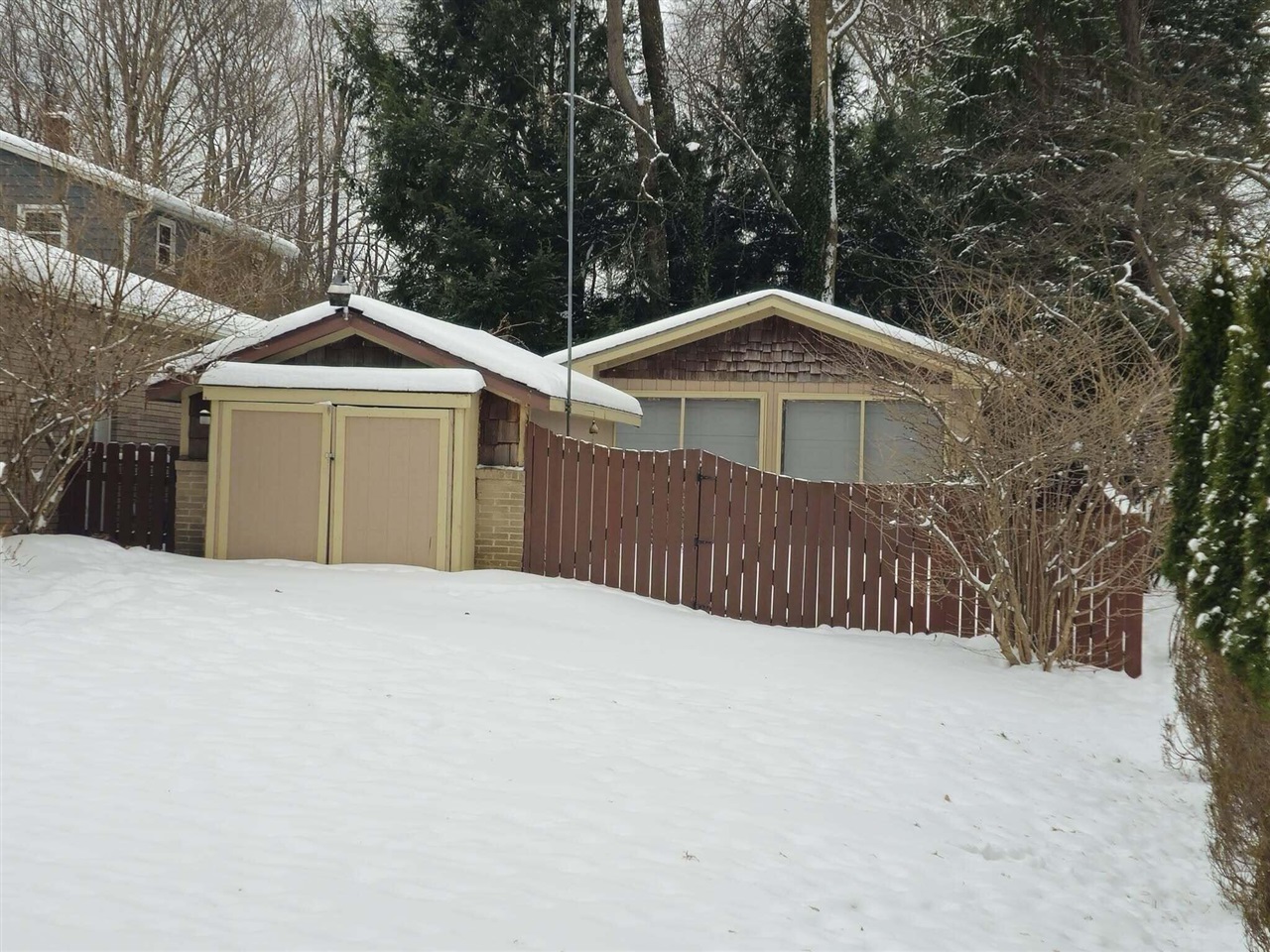 4835 Staten Drive, Jackson, MI, 49201-8936