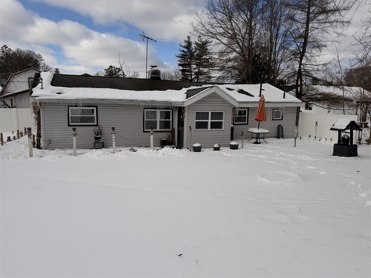 Homes for sale in Sanford, MI | 520 W Jessie Rd, Sanford, MI 48657 | MLS# 70514293