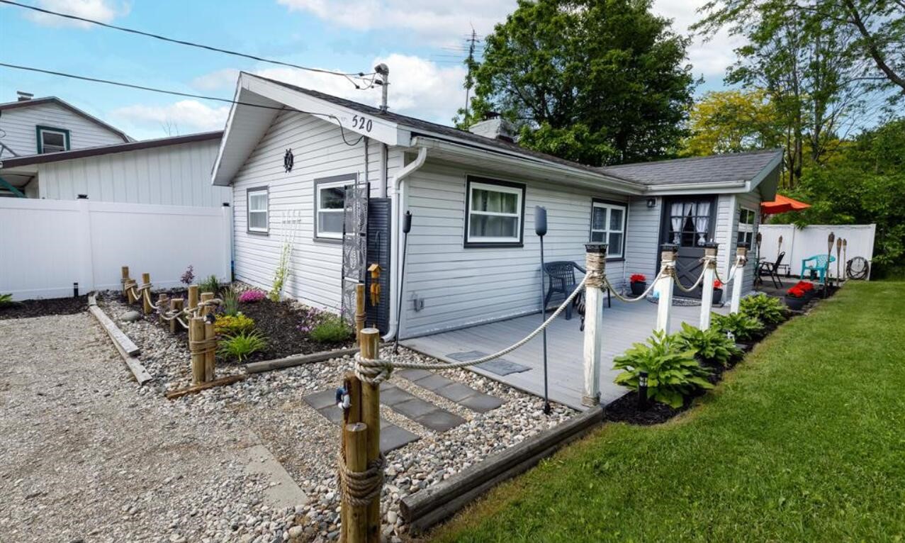 Homes for sale in Sanford, MI | 520 W Jessie Rd, Sanford, MI 48657 | MLS# 70514293