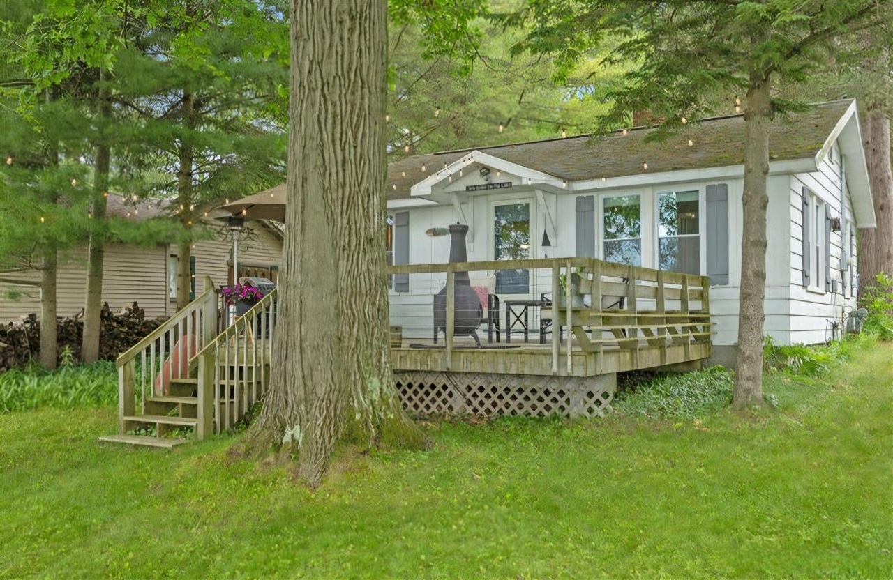 3728 Lake Street, Bridgman, MI, 49106-9735