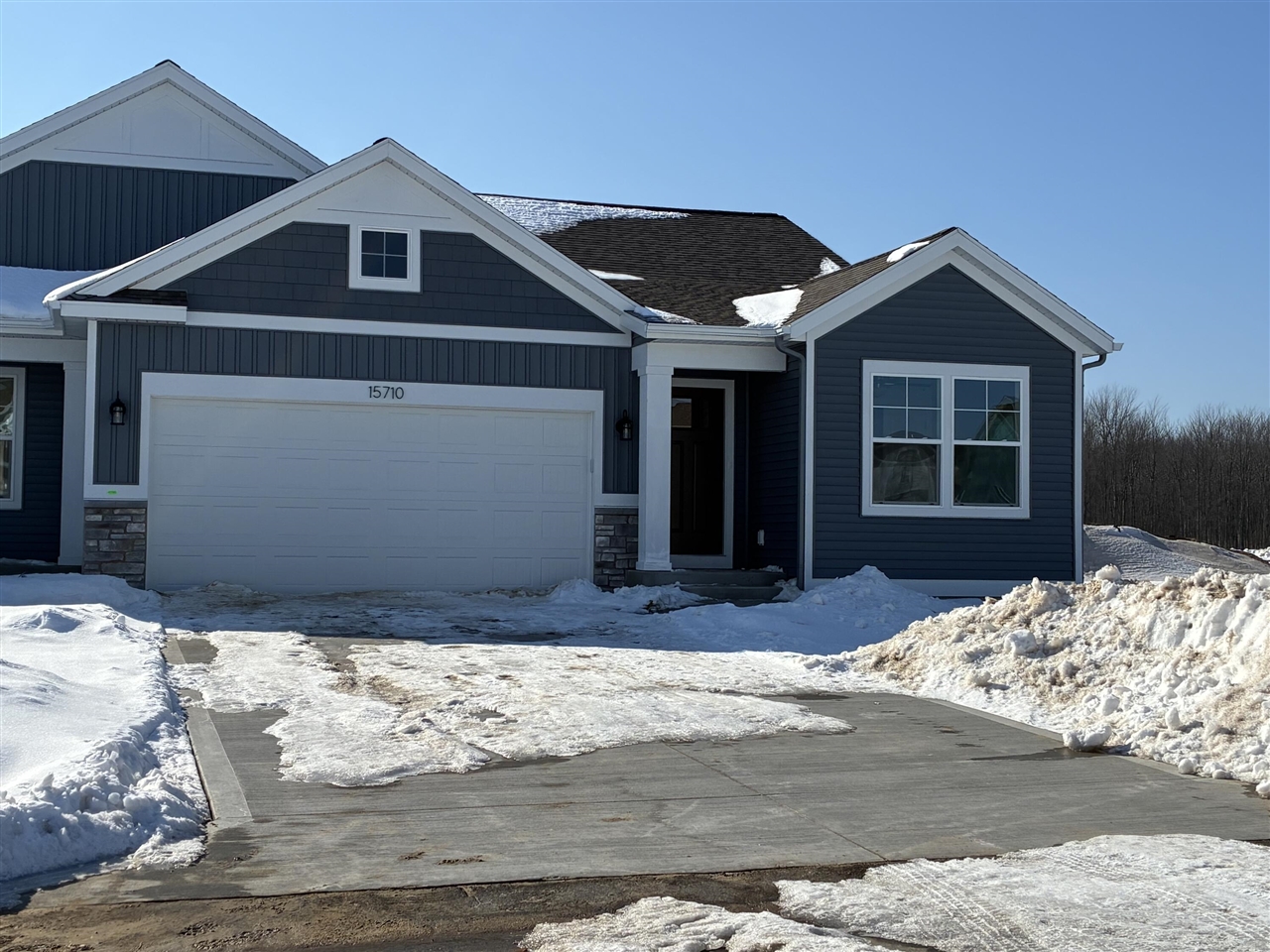 12294 N Sherman Lake Drive, Augusta, MI, 49012-9280