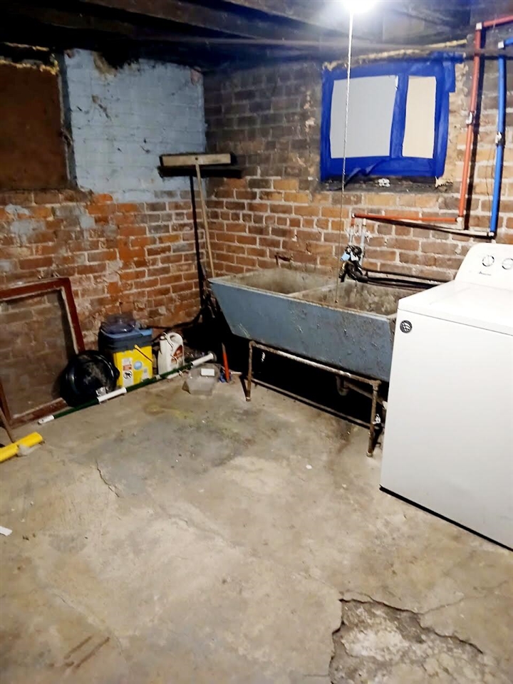 967 Continental Street, Detroit, MI, 48215-3917