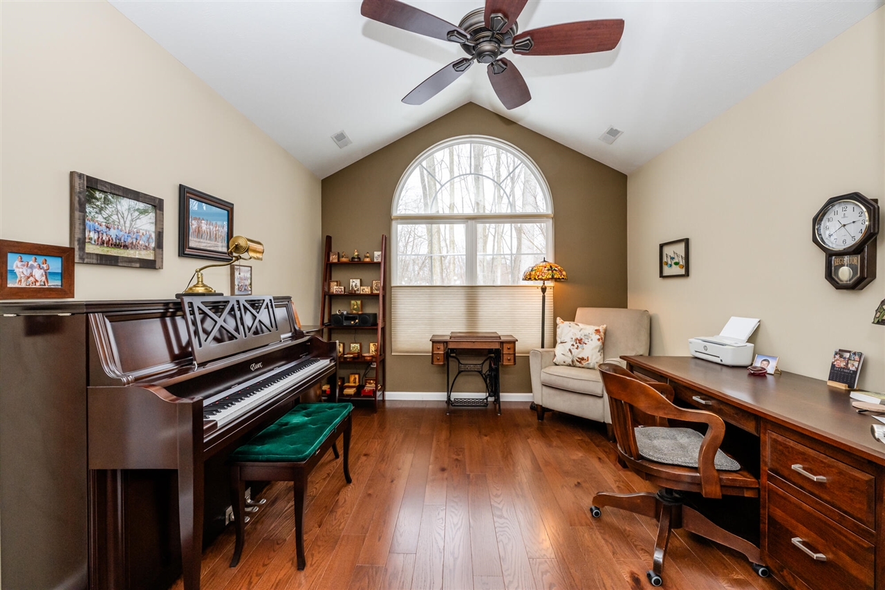 3061 Riverview Lane, Benton Harbor, MI, 49022-2479