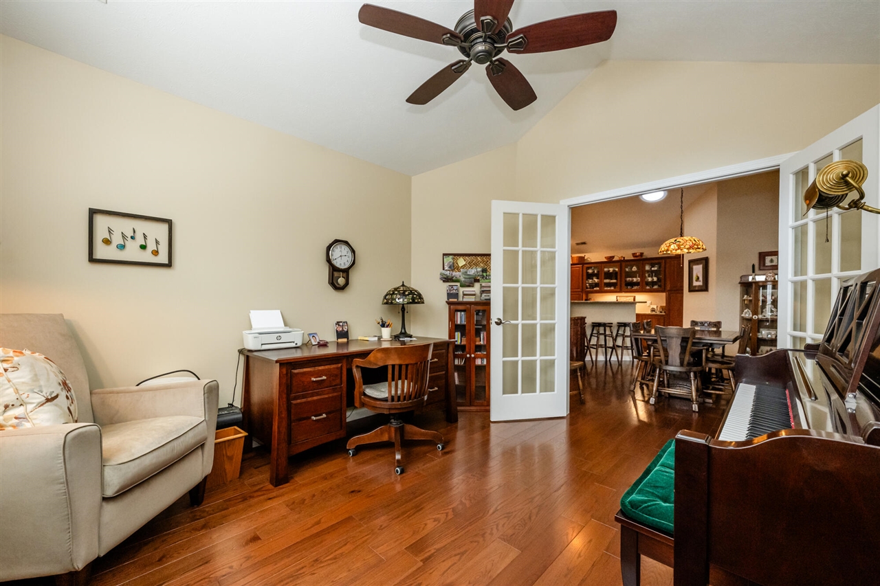 3061 Riverview Lane, Benton Harbor, MI, 49022-2479