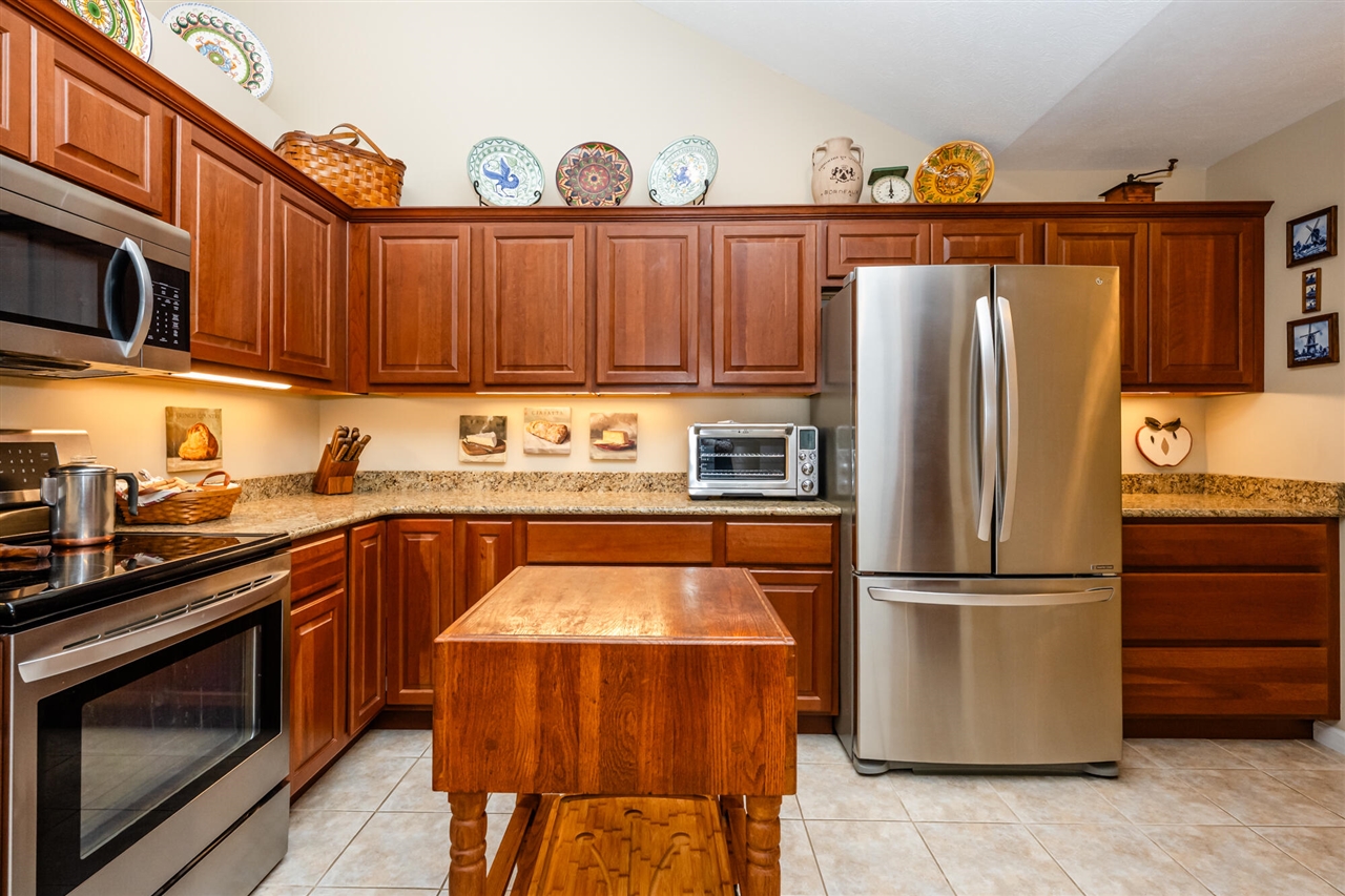 3061 Riverview Lane, Benton Harbor, MI, 49022-2479