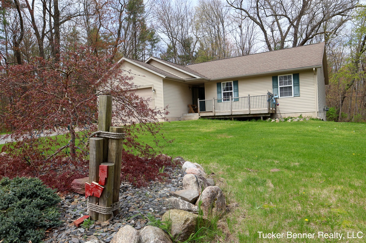 Homes for sale in Whitehall, MI | 4122 W Duck Lake Rd, Whitehall, MI 49461 | MLS# 70514368