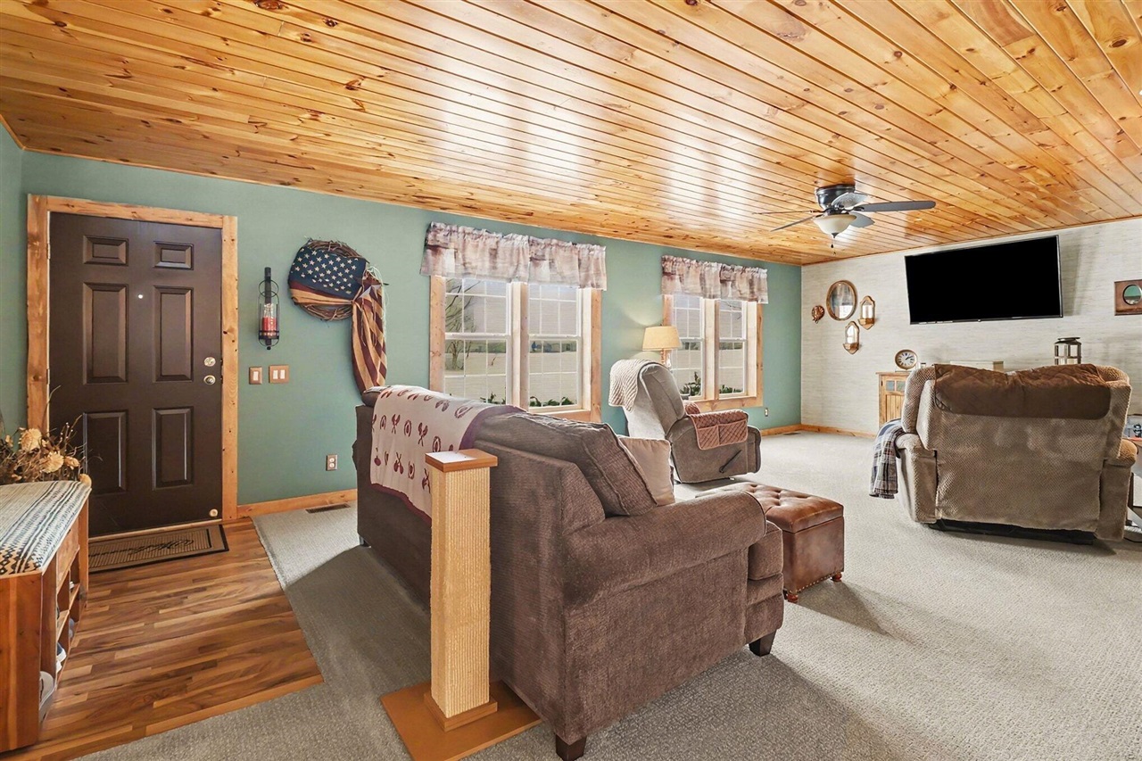 1789 S 58th Avenue, Shelby, MI, 49455-9657