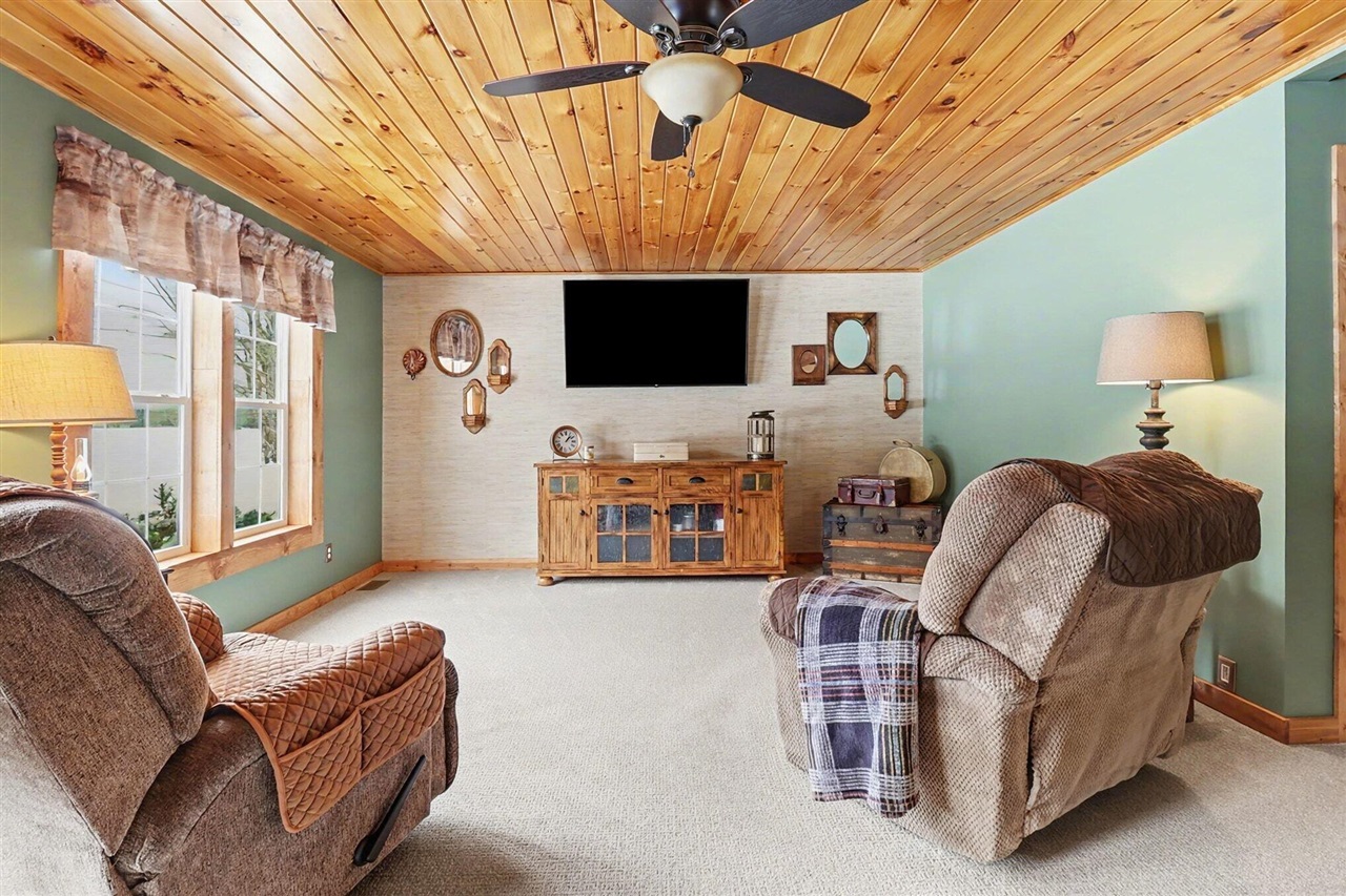 1789 S 58th Avenue, Shelby, MI, 49455-9657