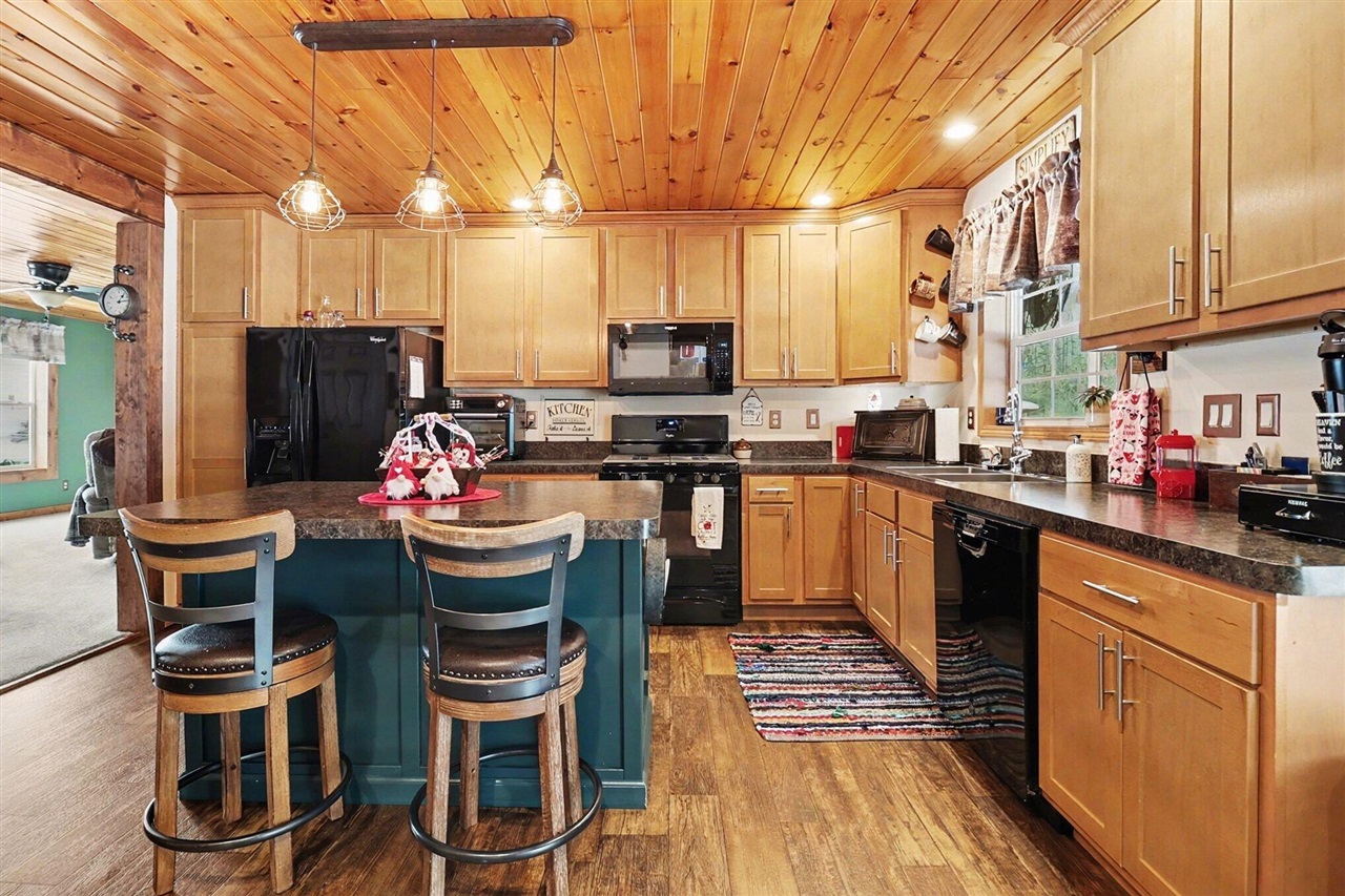 1789 S 58th Avenue, Shelby, MI, 49455-9657