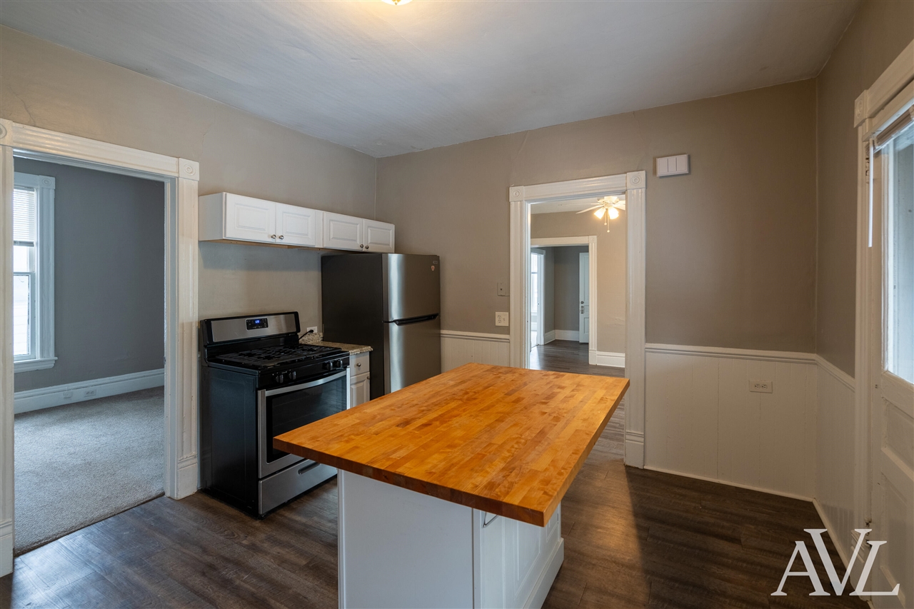 205 Marion Avenue, Grand Rapids, MI, 49504-5421