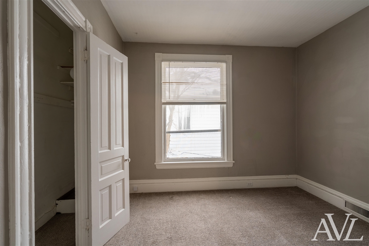 205 Marion Avenue, Grand Rapids, MI, 49504-5421