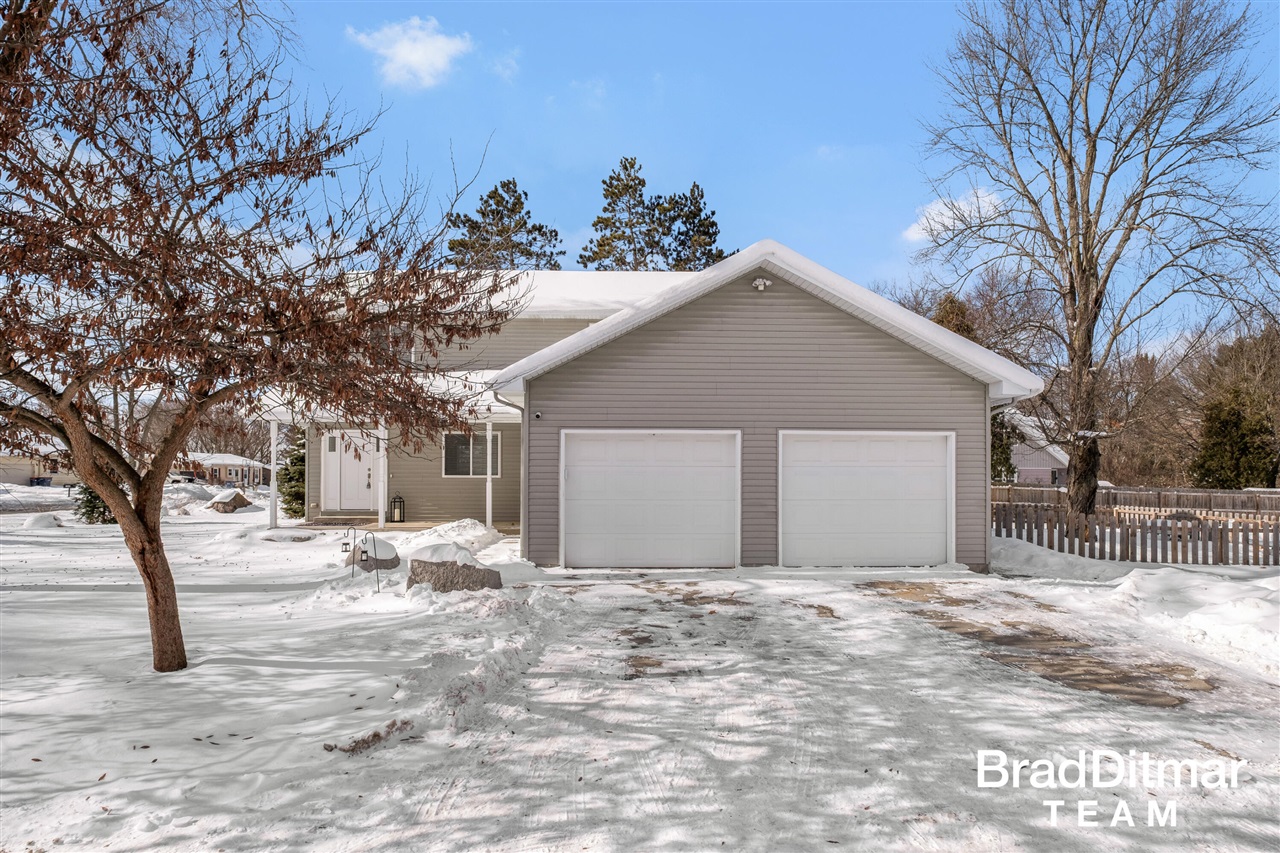 Homes for sale in Grand Rapids, MI | 1847 Aberdeen St, Grand Rapids, MI 49505 | MLS# 70514432