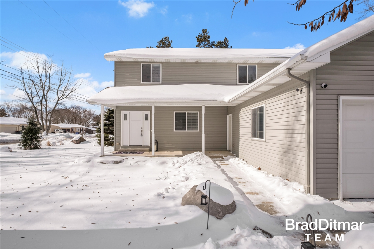 Homes for sale in Grand Rapids, MI | 1847 Aberdeen St, Grand Rapids, MI 49505 | MLS# 70514432