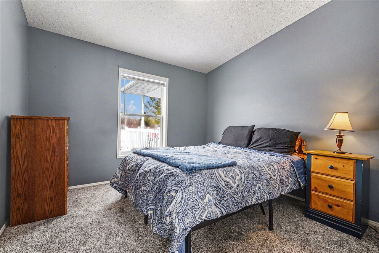 11600 Bear Meadows Drive, Alto, MI, 49302-9070