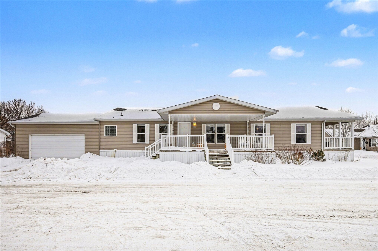 11600 Bear Meadows Drive, Alto, MI, 49302-9070