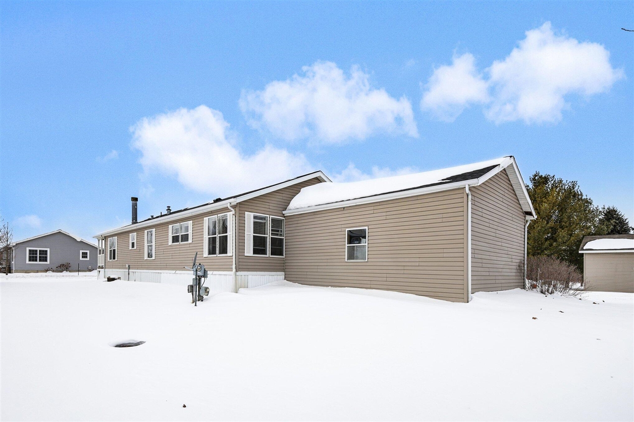 11600 Bear Meadows Drive, Alto, MI, 49302-9070