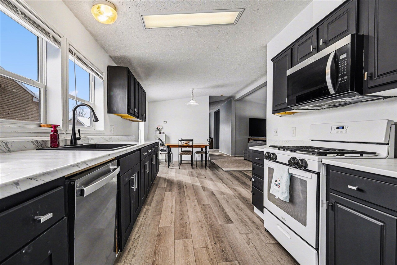 11600 Bear Meadows Drive, Alto, MI, 49302-9070