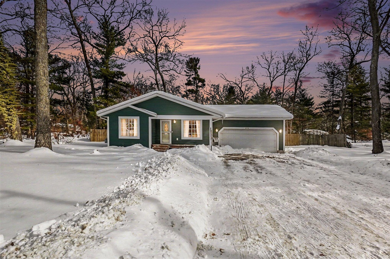 8492 Douglas Avenue, Kalamazoo, MI, 49009